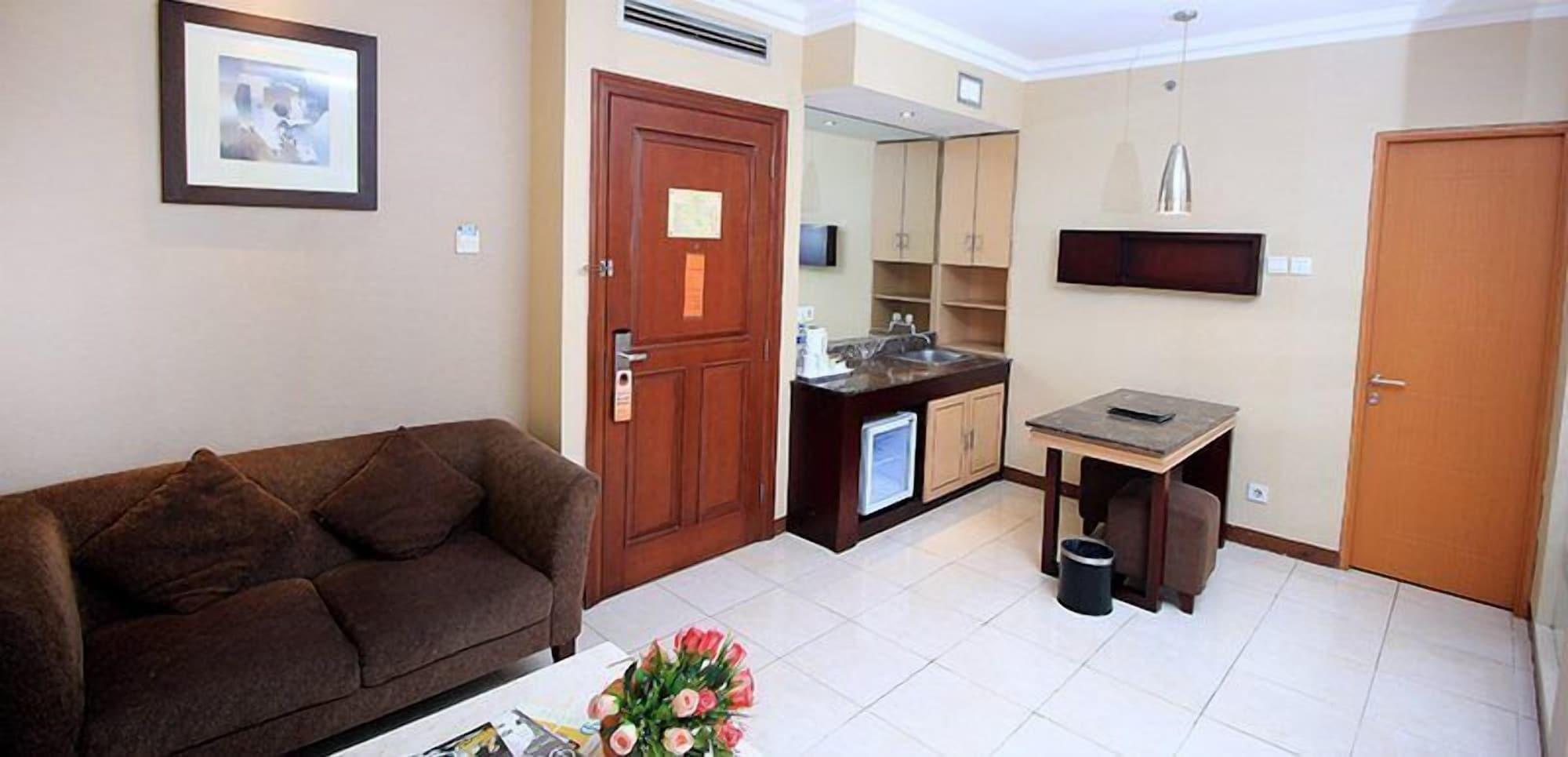 Grand Setiabudi 4*