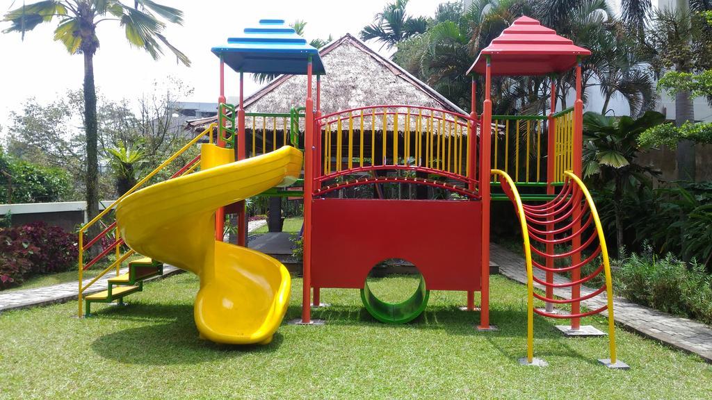 Grand Setiabudi 4*