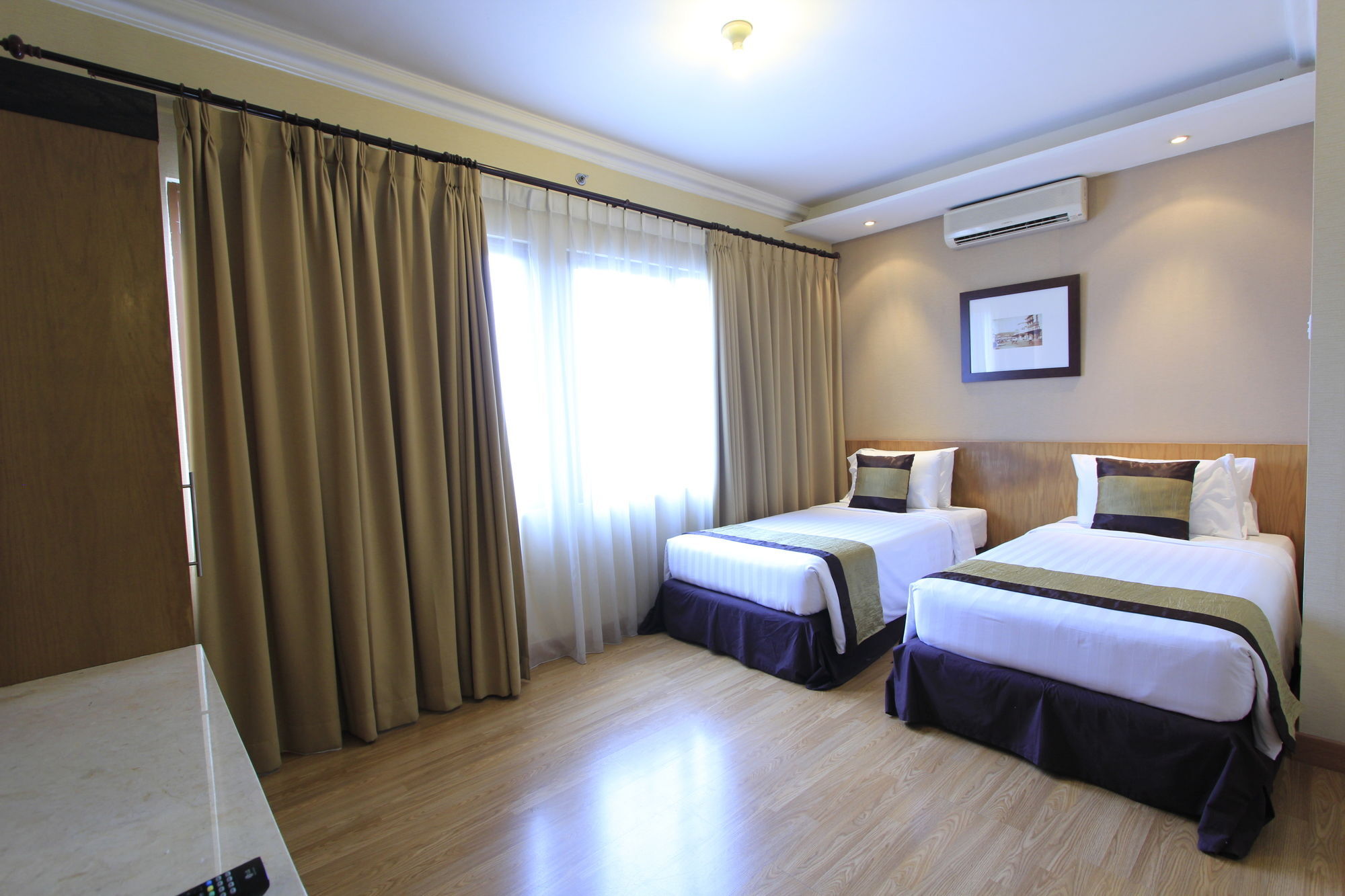 Grand Setiabudi 4*